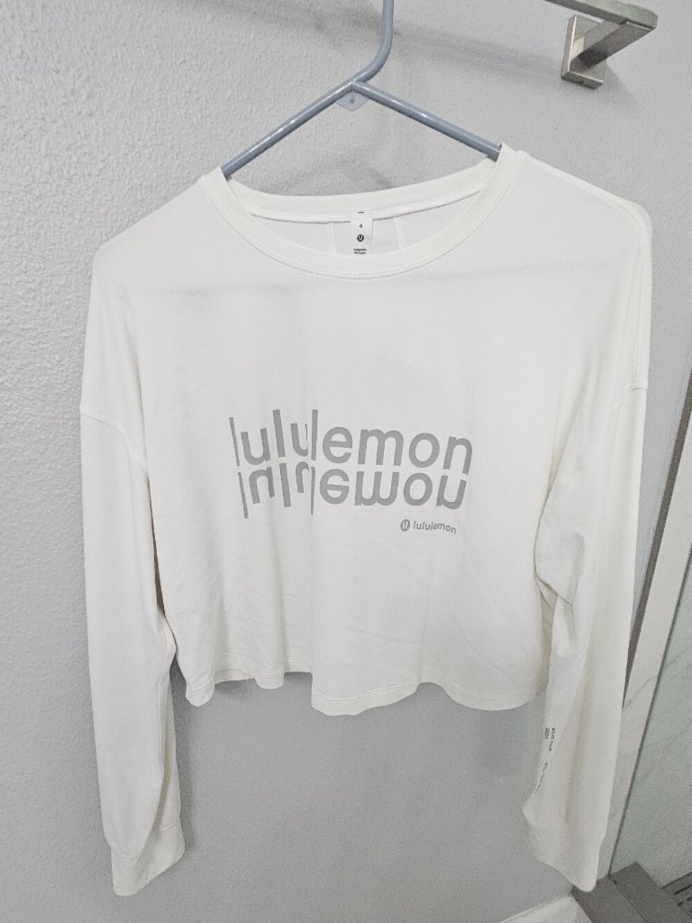 Lululemon Cropped Top - Size 6